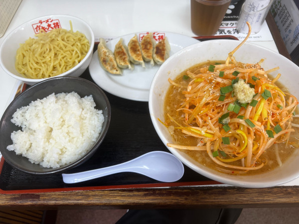 「ネギ味噌ラーメン　替玉　餃子」@ラーメンガキ大将 谷田部店の写真