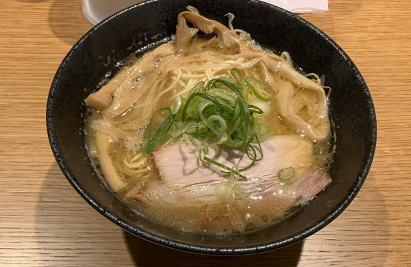 「濃厚醤油ラーメン」@湯けむりらーめん桜の写真
