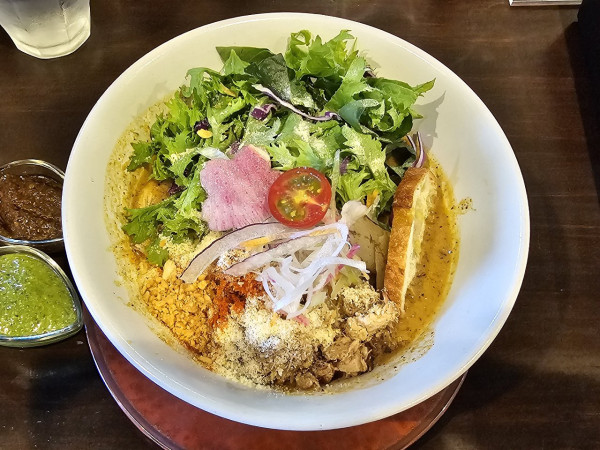 「煮干の濃厚トマトクリームsoba＋バジル　1900＋150円」@sobabar Ciliegioの写真