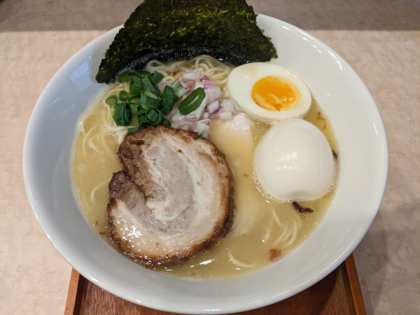 「パイタンら〜めん塩」@麺処 八鶏の写真