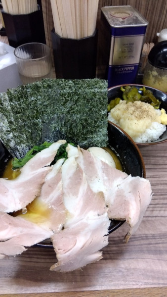 「のり玉ちゃーしゅーらーめん並+無料ライス」@横浜家系ラーメン武蔵家 松戸店の写真