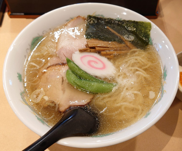 「塩らーめん+煮玉子」@らーめん ヒグマ 塩沢店の写真