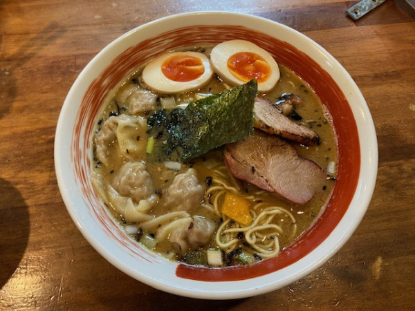 「味噌ワンタンメン＋味付玉子」@麺屋 悠の写真