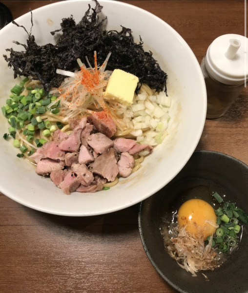 「いか煮干まぜそば＋生卵、バラのり」@麺処 はら田の写真