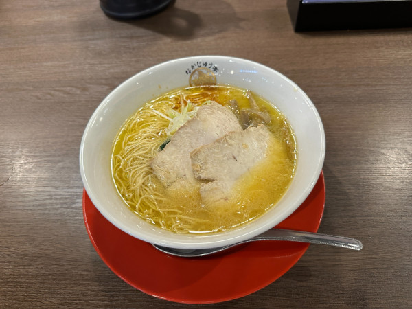 「醤油鶏白湯らあめん(替え玉食べ放題)1,180円」@らーめんや なかじゅう亭 高崎オーパ店の写真