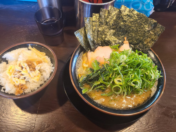 「のり九条ネギラーメン+ライス」@西池袋 皇綱家 三鷹大沢店の写真