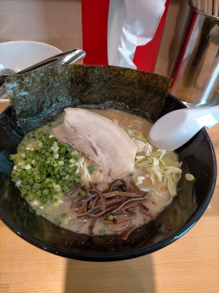 「ラーメンまる」@茨城豚骨 美しょうの写真