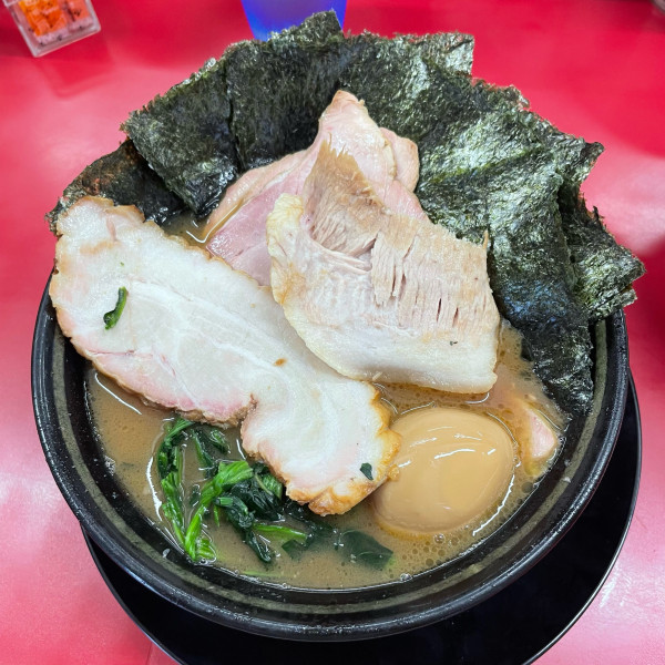 「のりたまラーメン+チャ増+バラ+トントロ+ライス」@家系ラーメン 王道家の写真