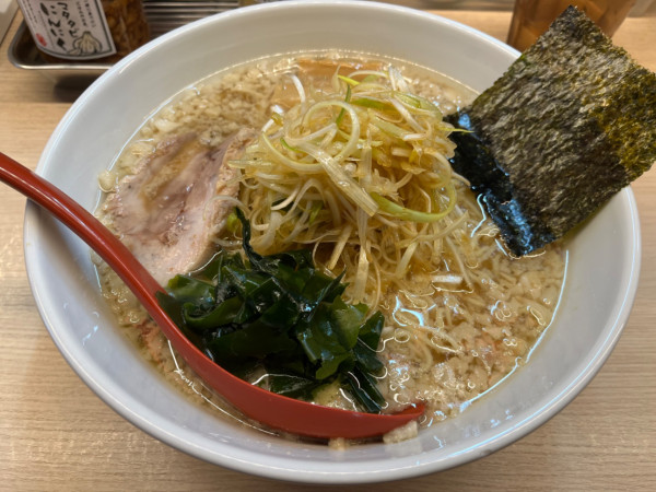 「ネギラーメン（醤油、麵増し×2）」@ラーショマルミャー 王子店の写真