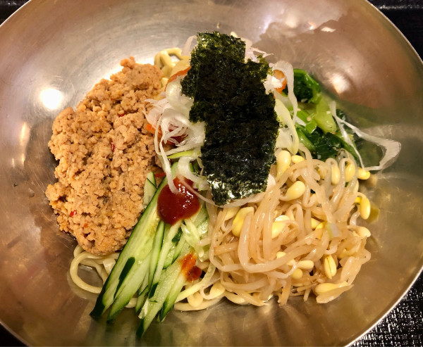 「韓国風混ぜそば1390円」@万葉倶楽部 横浜みなとみらい お食事処の写真