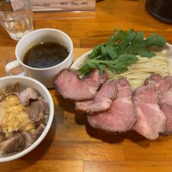 地鶏醤油つけ麺250g +肉増し（1600円）
