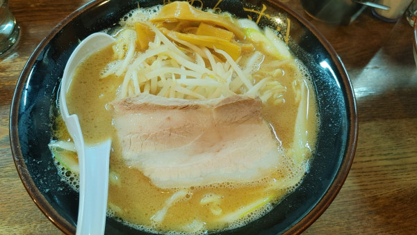 「信州味噌らあめん　細麺」@らあめん 寸八 総本店の写真