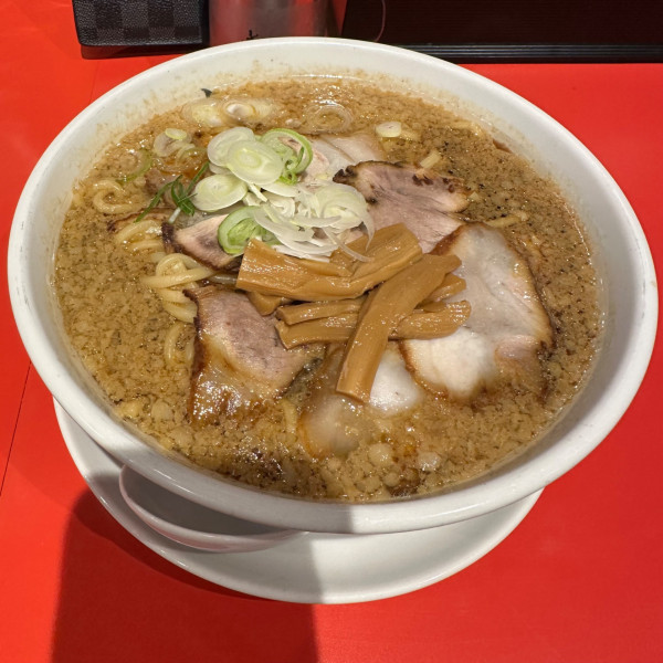「背脂醤油ラーメン　大盛　¥1,050?」@らーめんの土佐屋 三条店の写真