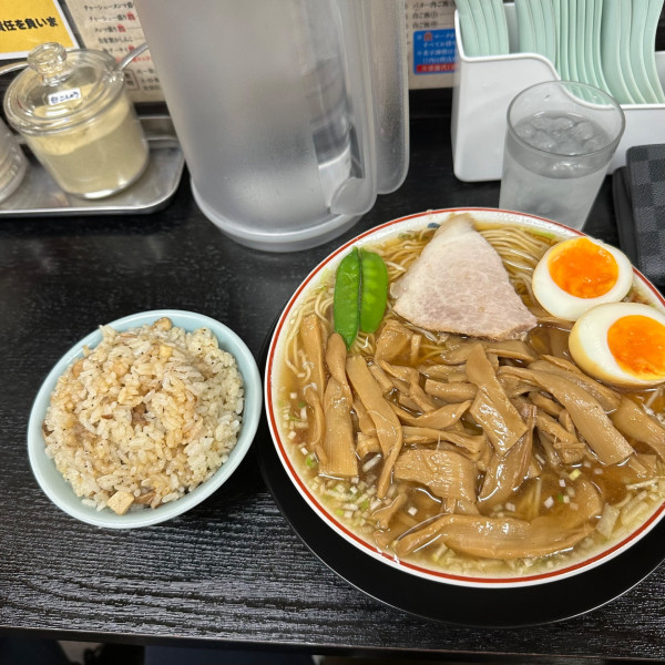 「煮卵入りメンマそば　バター肉ご飯小　¥1,400くらい」@中華そば みずさわ屋の写真