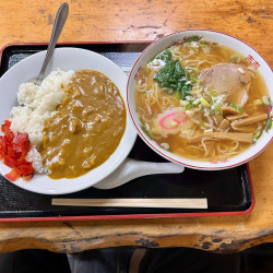 半カレーライスと中華そばセット（1400円）