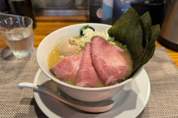 「特製塩らーめん ¥1400」@RAMEN GOSSOU 新橋店の写真