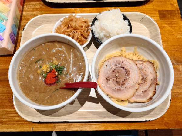 「限定 煮干し味噌つけめん(麺半分→チャーシュー)」@らーめん 蓮の写真