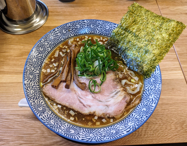 「醤油らー麺」@麺屋 つるるの写真