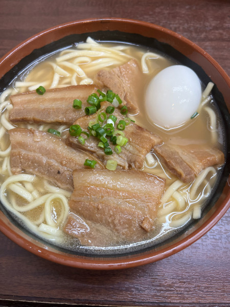 「三枚肉そば」@うちなーすば ヤージ小の写真