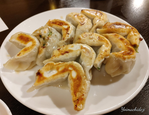 「焼餃子（５個：600円）」@間道の写真