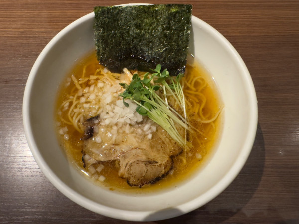 「淡麗煮干し醤油そば」@自家製麺 まかないへきるの写真