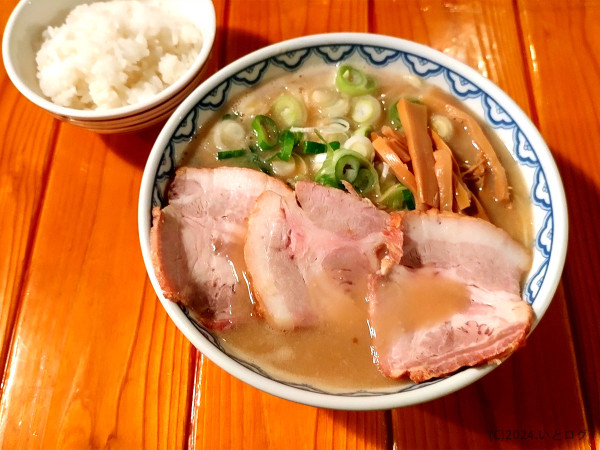 「特製ラーメン（大盛）」@とんぴととりの光龍益の写真