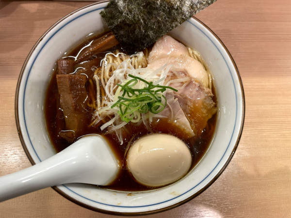 「特製醤油らぁ麺」@らぁ麺 くろ渦の写真