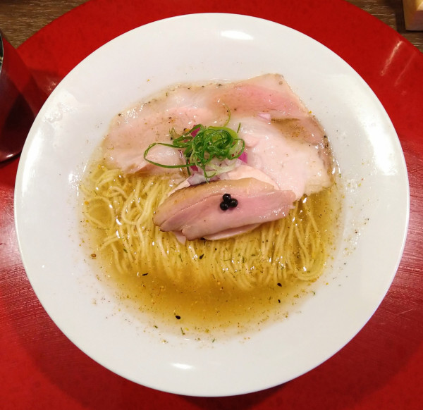「鴨と山椒七味の白醤油RaMen【春限定】＋替玉」@RaMen TOMO TOKYOの写真
