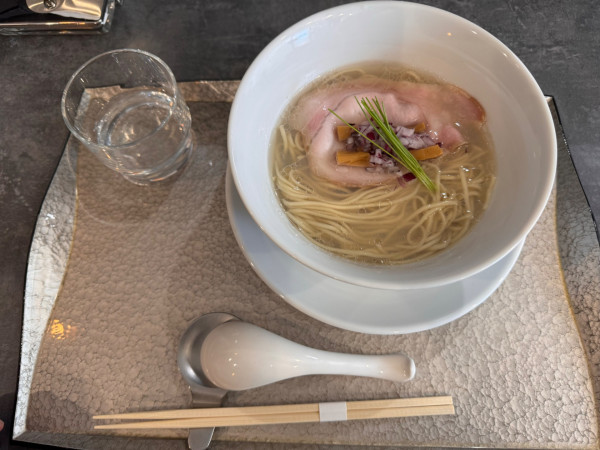 「中華そば（塩）並」@宍道湖しじみ中華蕎麦 琥珀 池袋店の写真