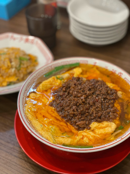 「天津台湾ラーメン」@チャーラー飯店の写真