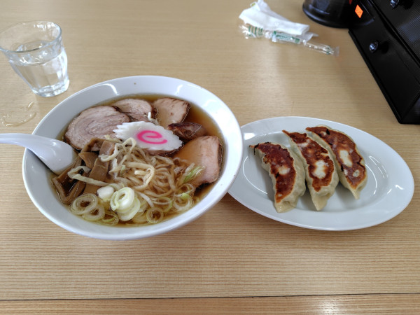 「チャーシューミックス1100円＋焼餃子3ヶ＋特製唐揚」@青竹手打佐野らーめん 和龍の写真