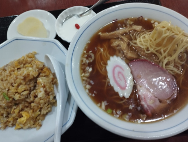 「ランチ ラーメン半チャーハン(900)」@中華料理 神奈川 翠香園の写真