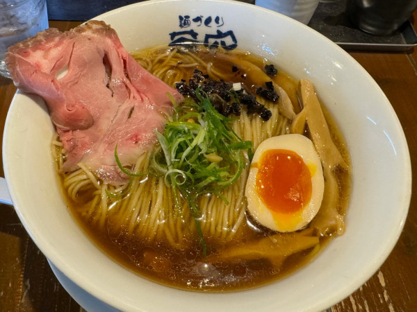 「醤油らぁめん　特盛」@麺づくり 蒼空 本店の写真