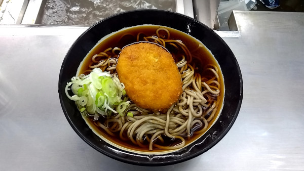 「コロッケそば（５００円）」@日栄軒の写真