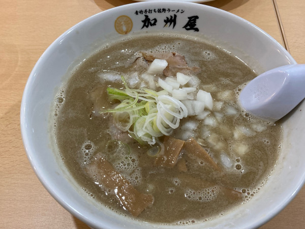 「濃厚煮干白湯ラーメン・塩」@青竹手打ち佐野ラーメン 加州屋の写真