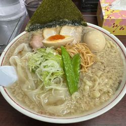 朝ラーメン全部のせ大盛太麺