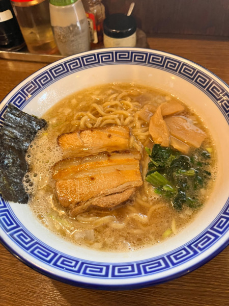 「とんこつ醤油ラーメン」@らー麺にしかわの写真