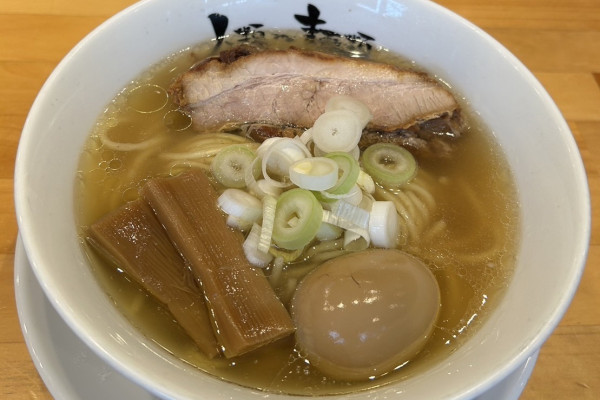 「らーめんmacro (焼豚厚)+煮玉子」@人類みな麺類の写真