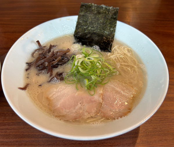 「ラーメン＋替玉＋サービスライス」@博多濃麻呂 二子玉川2号店の写真