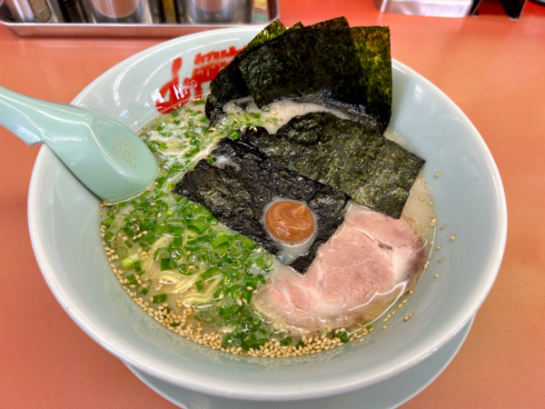 「朝ラーメン(520¥)」@ラーメン山岡家 山形青田店の写真