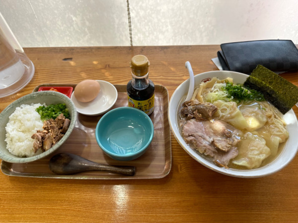 「塩ワンタンメン大盛+卵かけご飯　¥1,450」@地鶏ラーメン ありがとうの写真