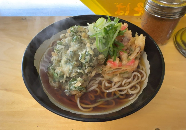 「春菊天そば(280円)+五目かき揚げ(100円)」@六文そば 人形町店の写真