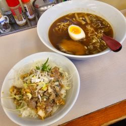 本日のランチ🅰️自家製真アジ味噌たたき丼