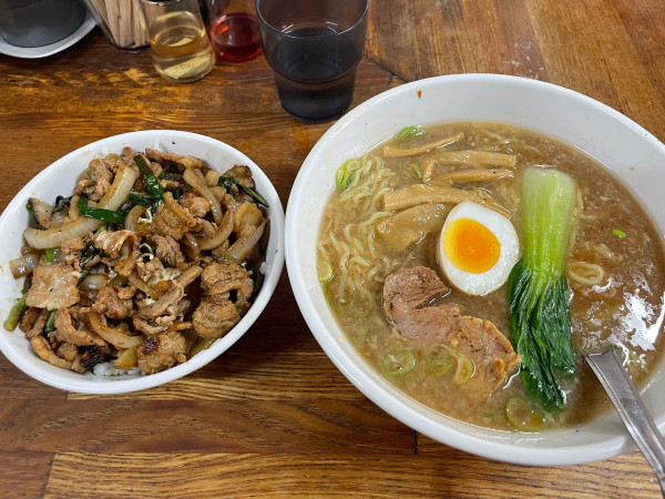「天狗ラーメン＋焼肉丼セット」@天狗 北越らーめんの写真
