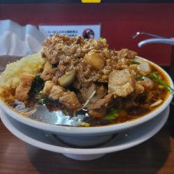 スタ満そば　麺大盛り　具増し