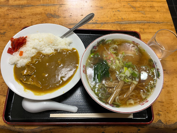 「中華そば、半カレーライスセット1400円」@ほそ島やの写真