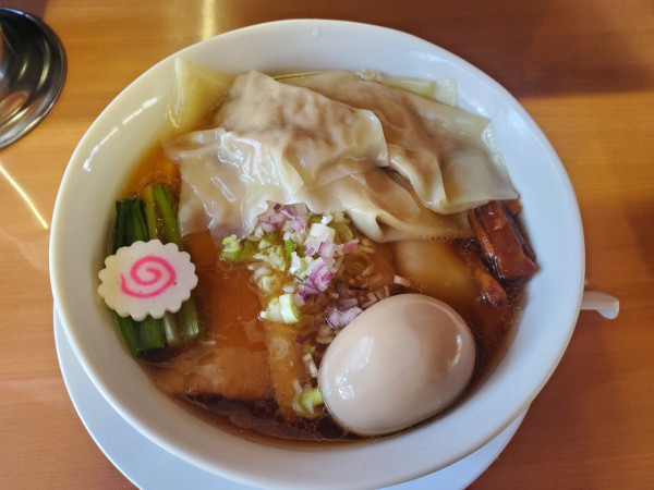 「特製中華そば　ワンタントッピング」@竹ちゃんラーメンの写真