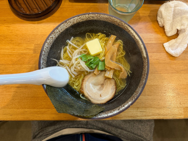 「塩らーめん　バター」@拉麺工房ら房の写真