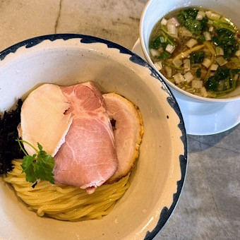 「【本日の限定】鶏と貝出汁のつけめん 960円」@八二軒の写真