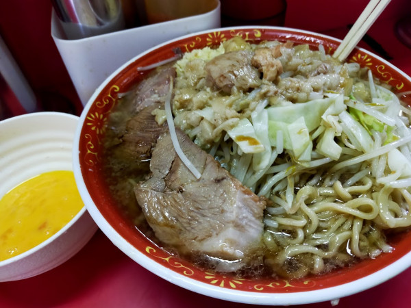 「大・生卵（全部）」@ラーメン二郎 上野毛店の写真
